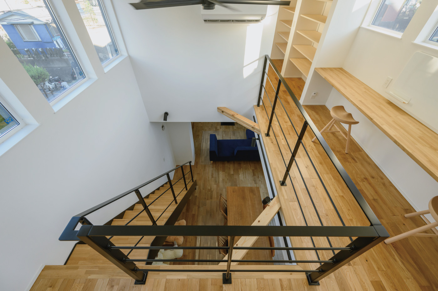 吹き抜けと2Fスタディコーナー